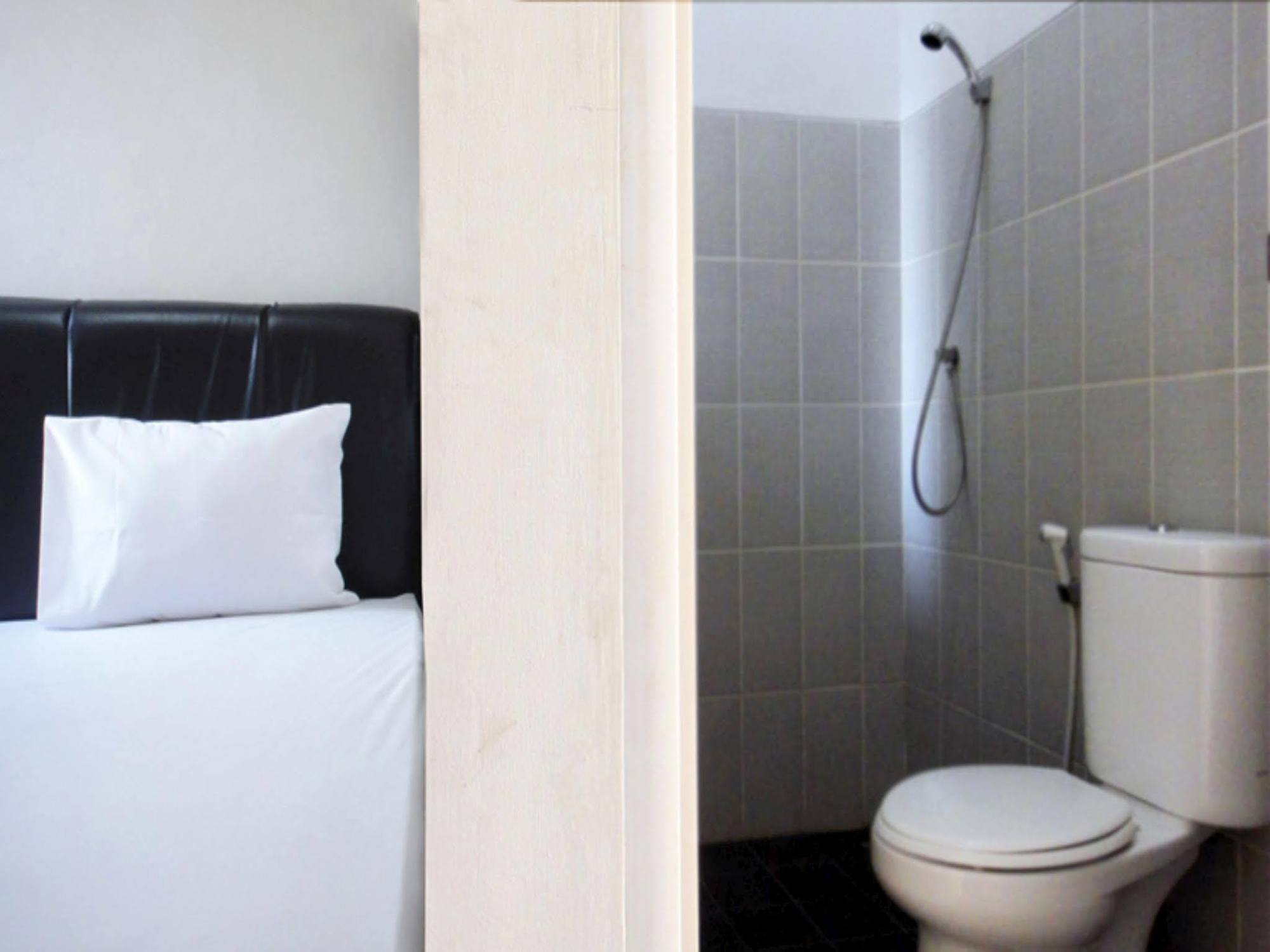 Comfort House Hotell Balikpapan  Exteriör bild