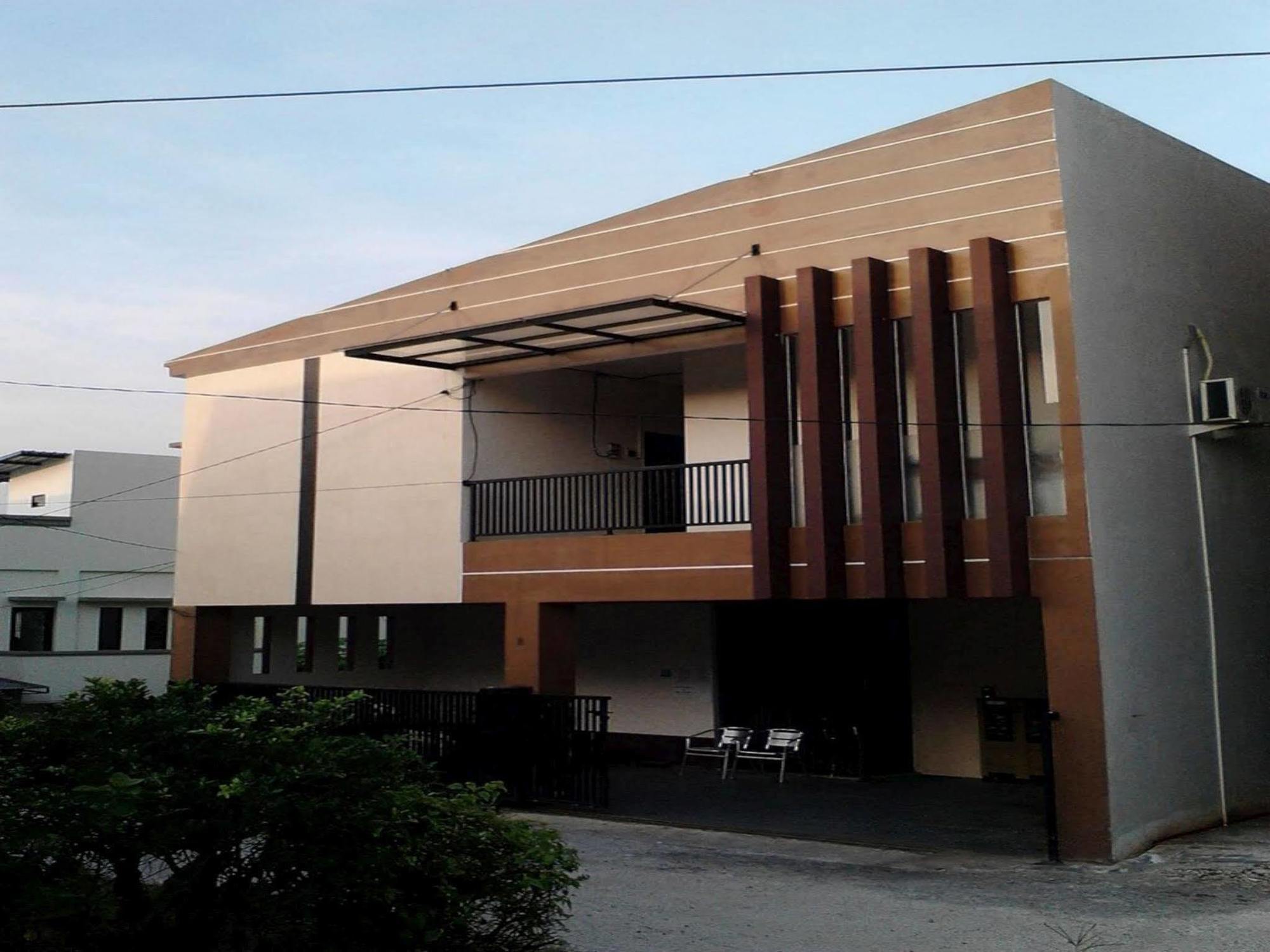 Comfort House Hotell Balikpapan  Exteriör bild