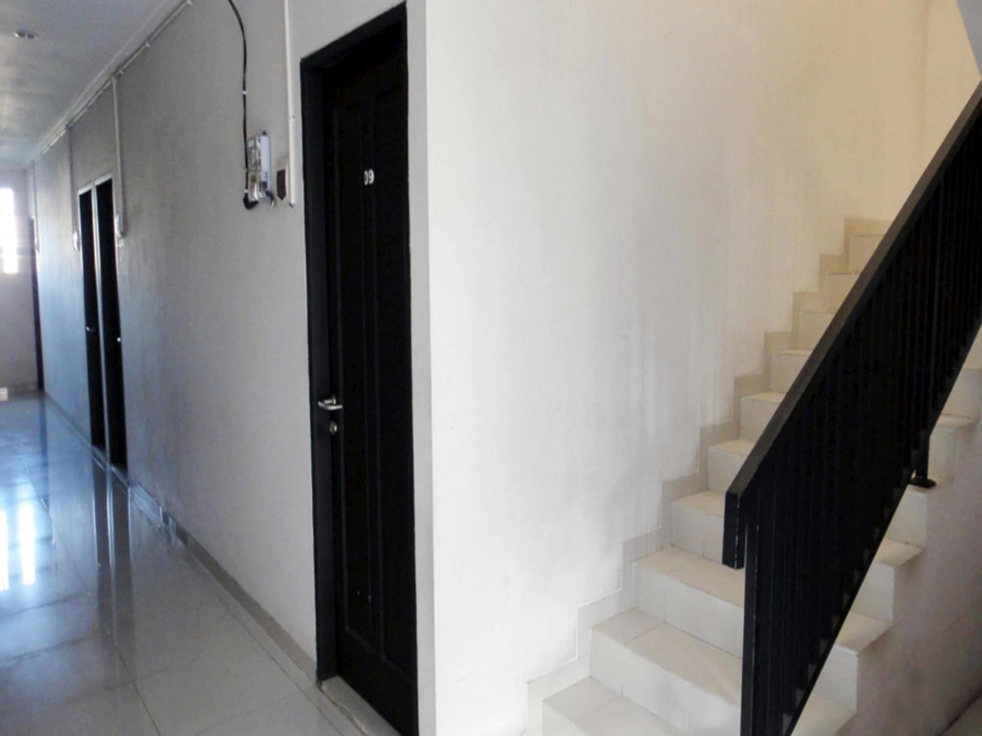 Comfort House Hotell Balikpapan  Exteriör bild
